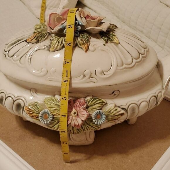 Vintage Capodimonte soup tureen - Picture 10 of 16